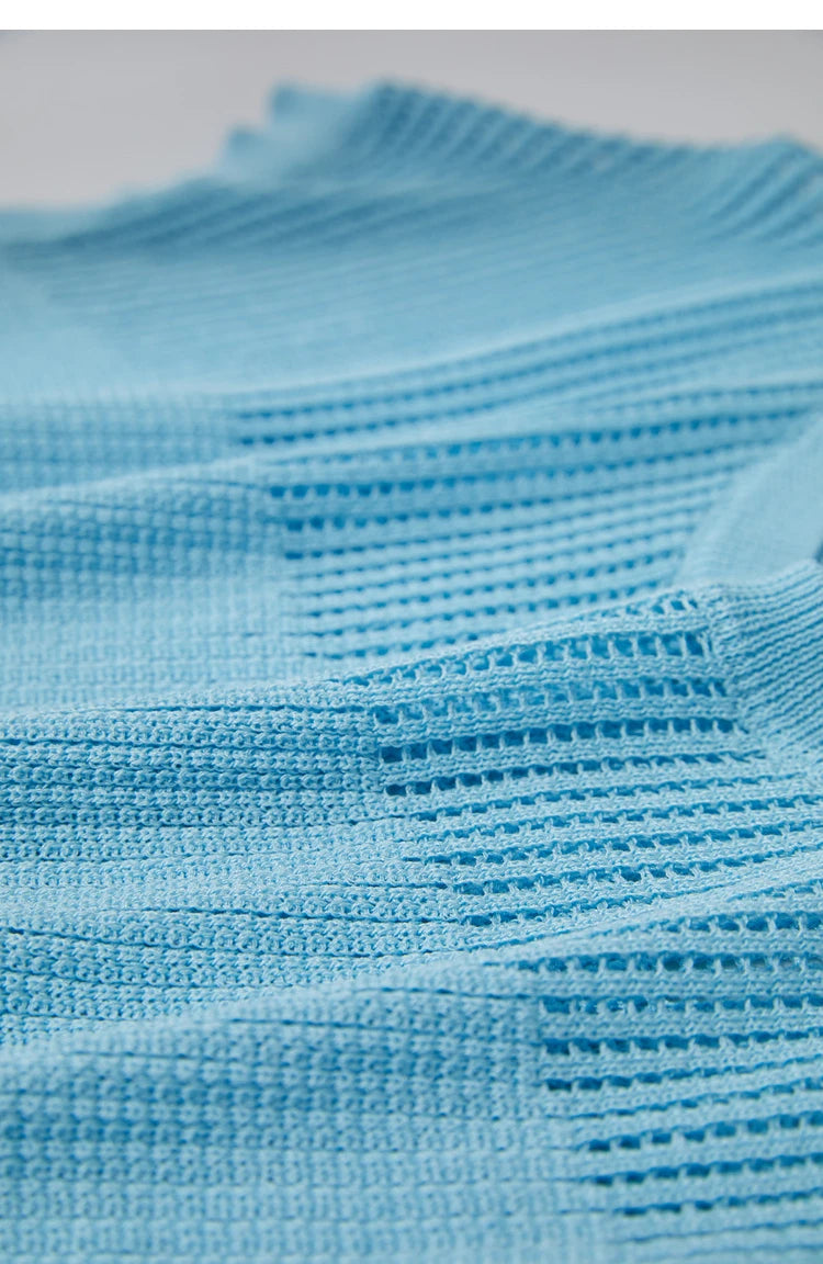 Damen Strickstoff in Himmelblau mit feinem Lochmuster und durchbrochenem Gewebe