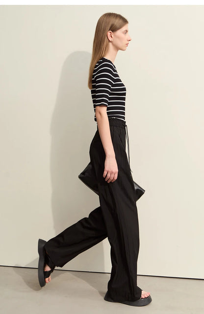 Damen gestreiftes Hemd mit Rundhals und schöner Stickerei für den Sommer