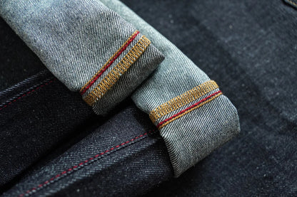 Herren Jeans aus Sommer Selvedge Denim mit lockerer Passform und hohem Bund