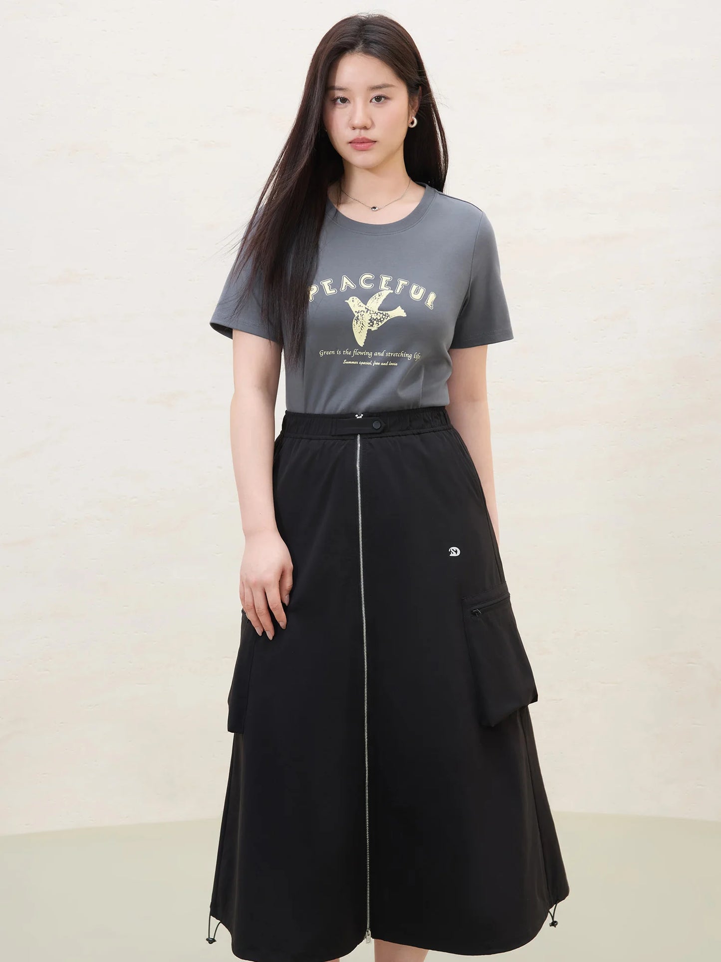 Damen Sommer-Spitzenshirt mit kurzen Ärmeln und Front-Zugband – Elegantes Oberteil für das Büro in Schwarz oder Beige