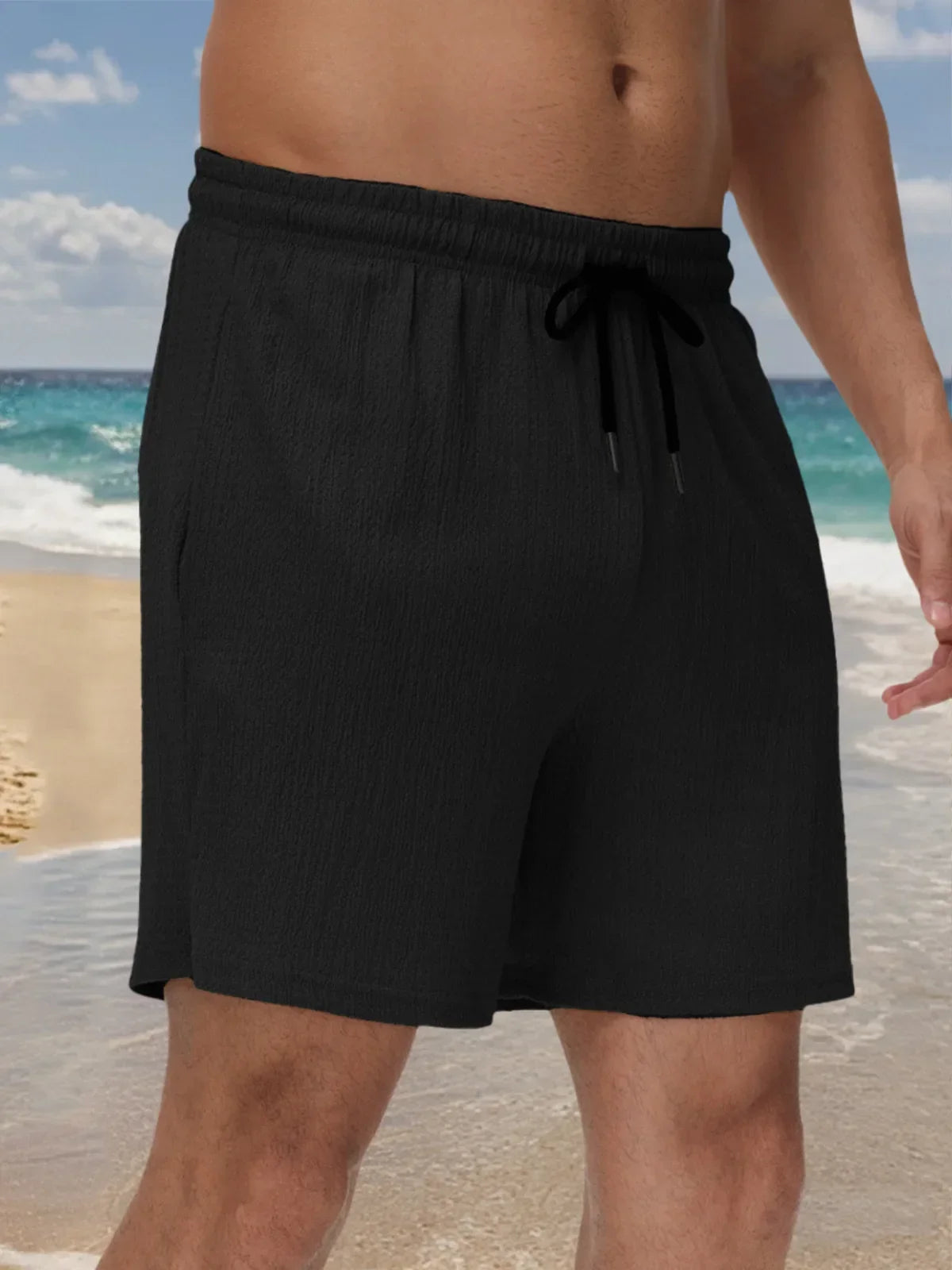 Leichte Herren-Sportshorts aus Eisseide – lockere, knielange Sommerhose in Schwarz