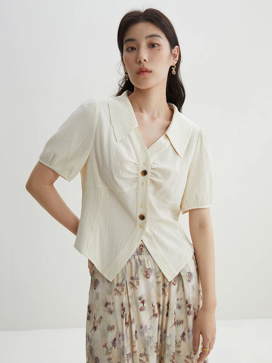 Figurbetontes Damen-T-Shirt in Übergröße mit kurzen Ärmeln – vielseitig und minimalistisch für den Sommer in drei Farben.