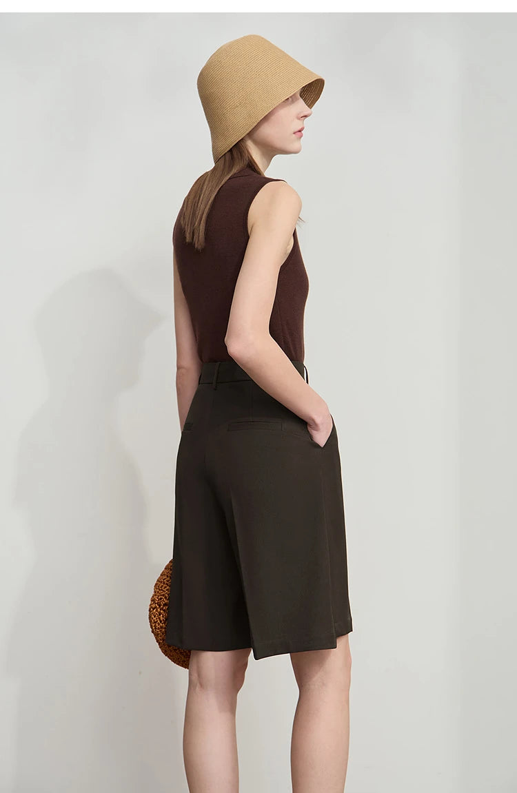 Damen Shorts im minimalistischen Stil mit Tasche für den Sommer