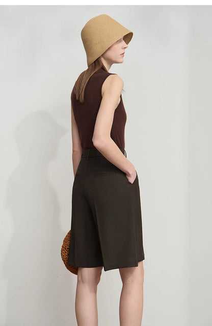 Damen Shorts im minimalistischen Stil mit Tasche für den Sommer