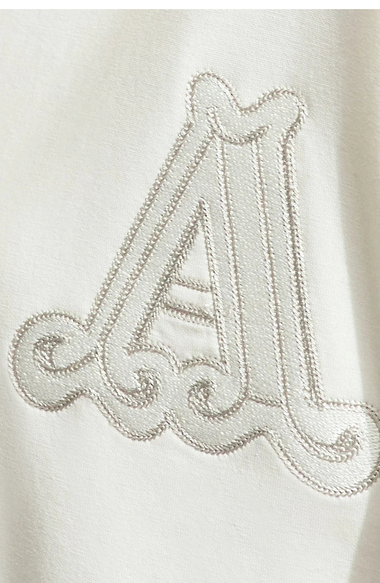 Damen Rundhals-T-Shirt im minimalistischen Stil mit lässiger Stickerei und kurzen Ärmeln