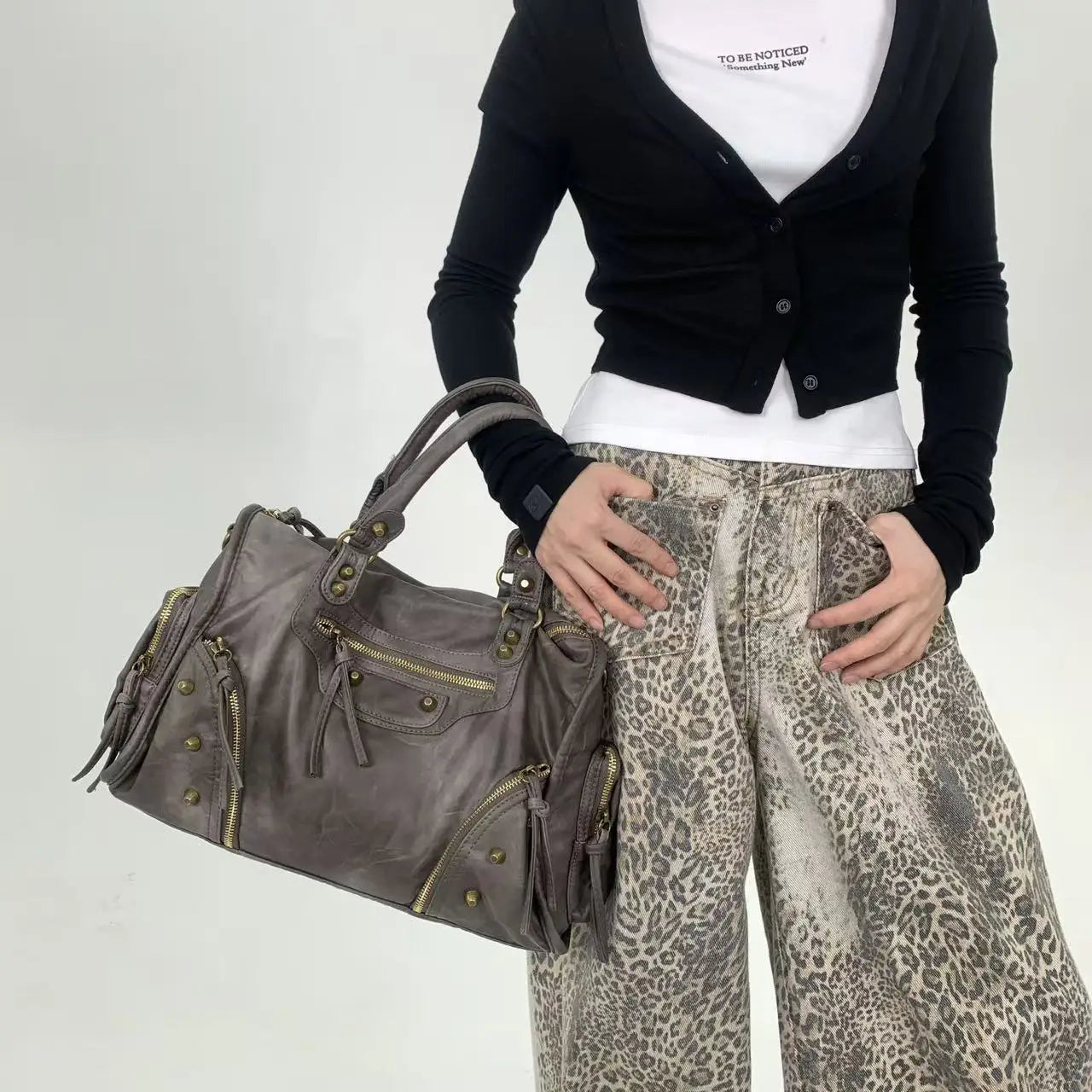 Damen-Schultertasche Vintage-Stil mit Nieten und viel Stauraum in mehreren Innentaschen
