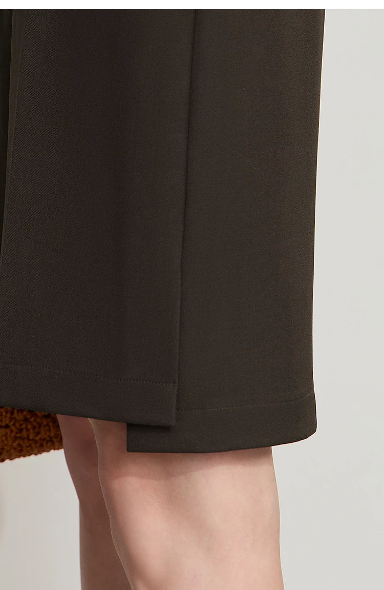 Damen Shorts im minimalistischen Stil mit Tasche für den Sommer