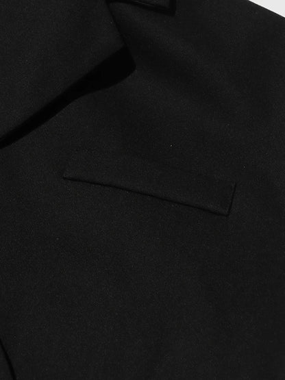 Elegantes ärmelloses Minikleid mit Rundhalsausschnitt und Pailletten-Patchwork für Damen – figurbetont und mit Schleifendetail.