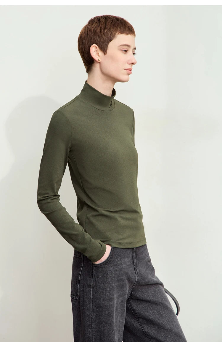 Damen T-Shirts im Minimalismus-Stil mit Mock-Neck und Stickerei aus Baumwolle
