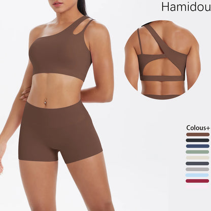 Frauen-Yoga-Set: einfarbig braunes High-Waist Top und Shorts mit Racerback
