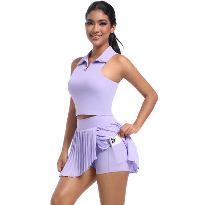 Lavendelfarbener Yogaanzug mit Polokragen-Top und Faltenrock-Shorts