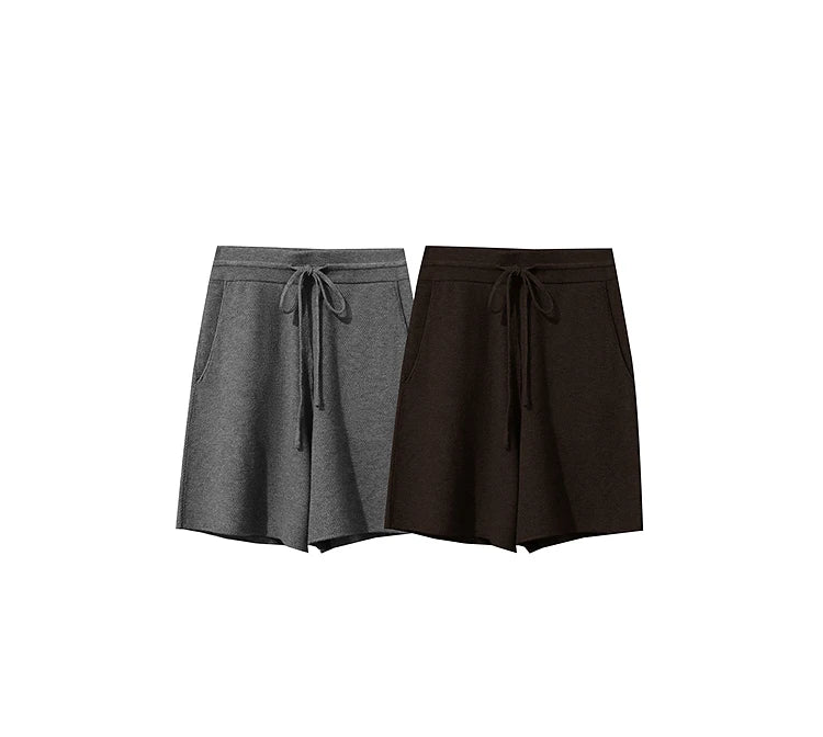 Strickshorts für Damen im Farbvergleich, mit Kordelzugbund und seitlich abgesetzten Säumen