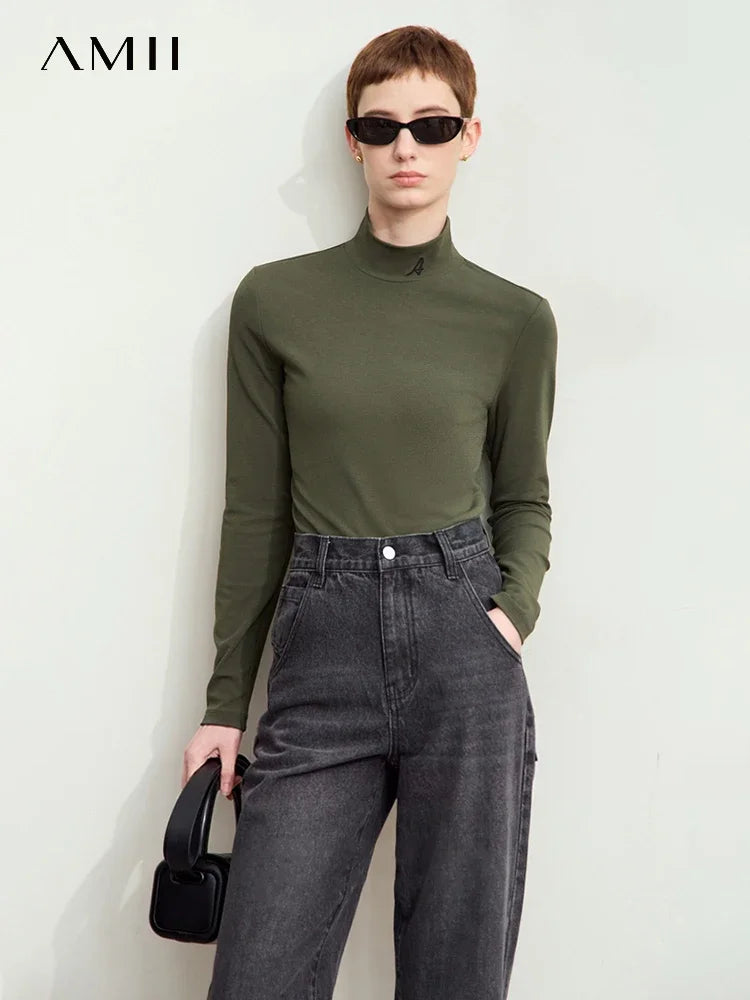 Damen T-Shirts im Minimalismus-Stil mit Mock-Neck und Stickerei aus Baumwolle