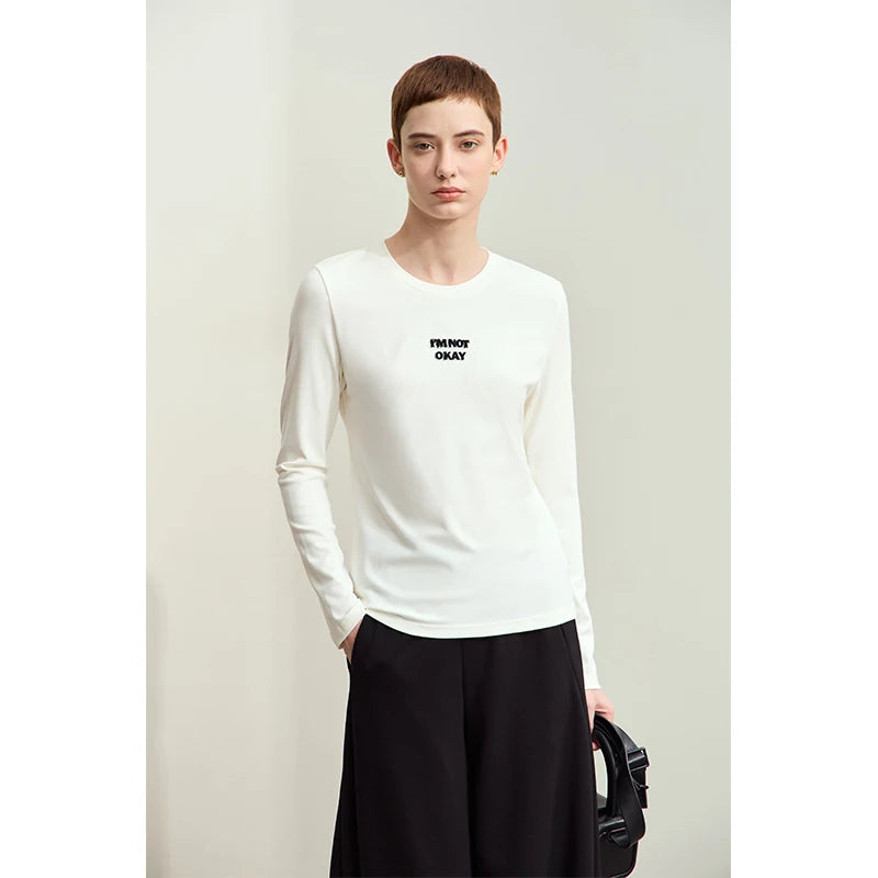 Damen T-Shirt mit minimalistischem Design und gesticktem Brief für den Herbst