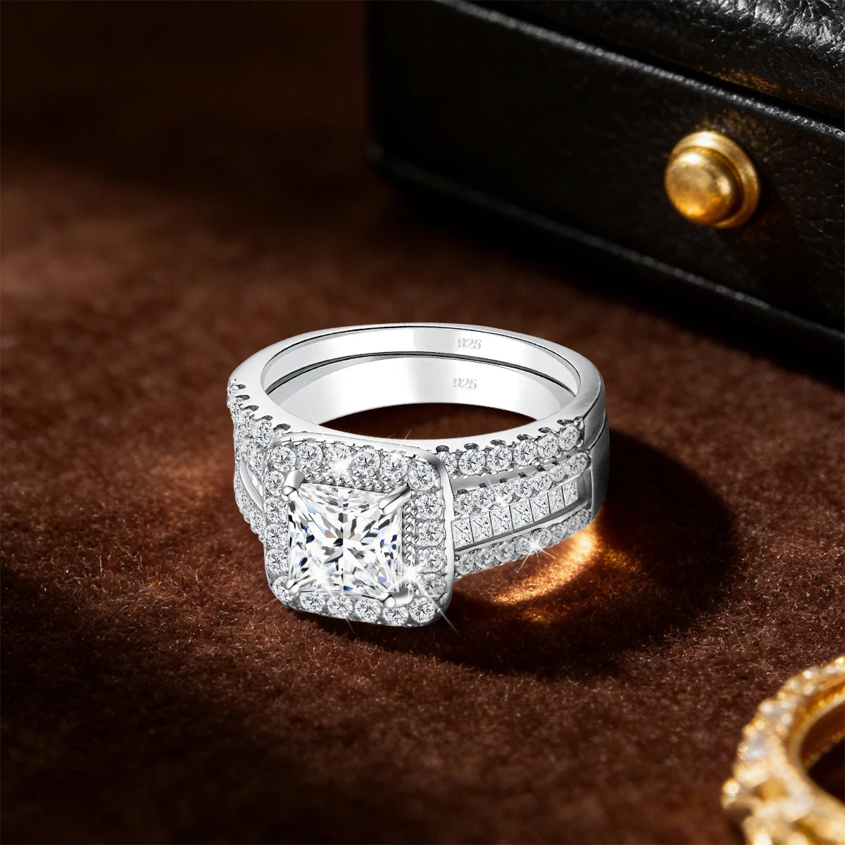 Damen-2er-Verlobungsring-Set aus 925-Silber mit Moissanit im Prinzessin-Schnitt Halo-Design