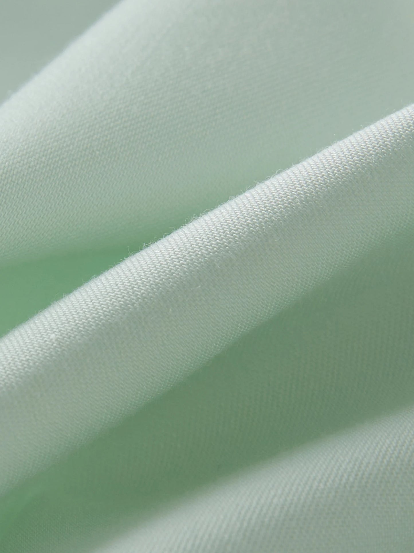 Kurzärmeliges Patchwork-T-Shirt mit Kontrastfarben und Karomuster – modischer Allrounder für den Sommer.