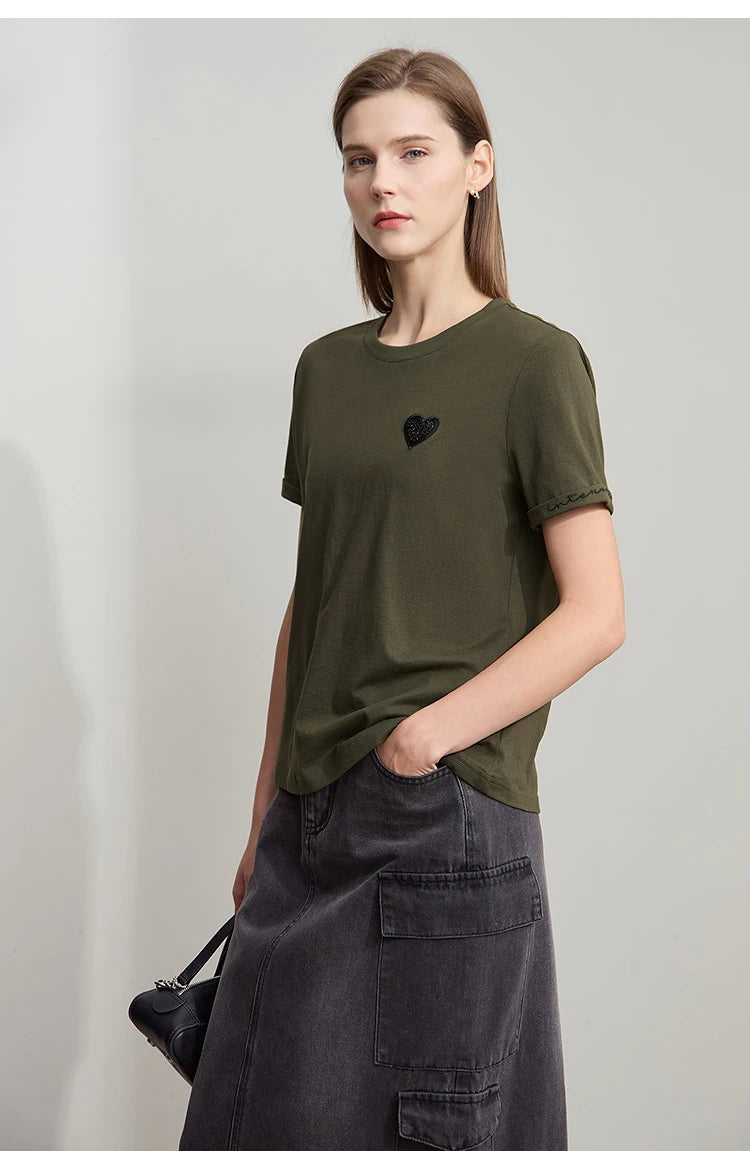 Damen T-Shirt im minimalistischen Stil mit bestickten Liebesperlen für den Sommer