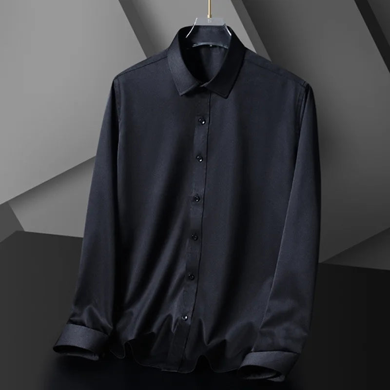 Kurzes Herren-Leinenhemd mit kurzen Ärmeln – ideal für den Sommer und lässige Anlässe.