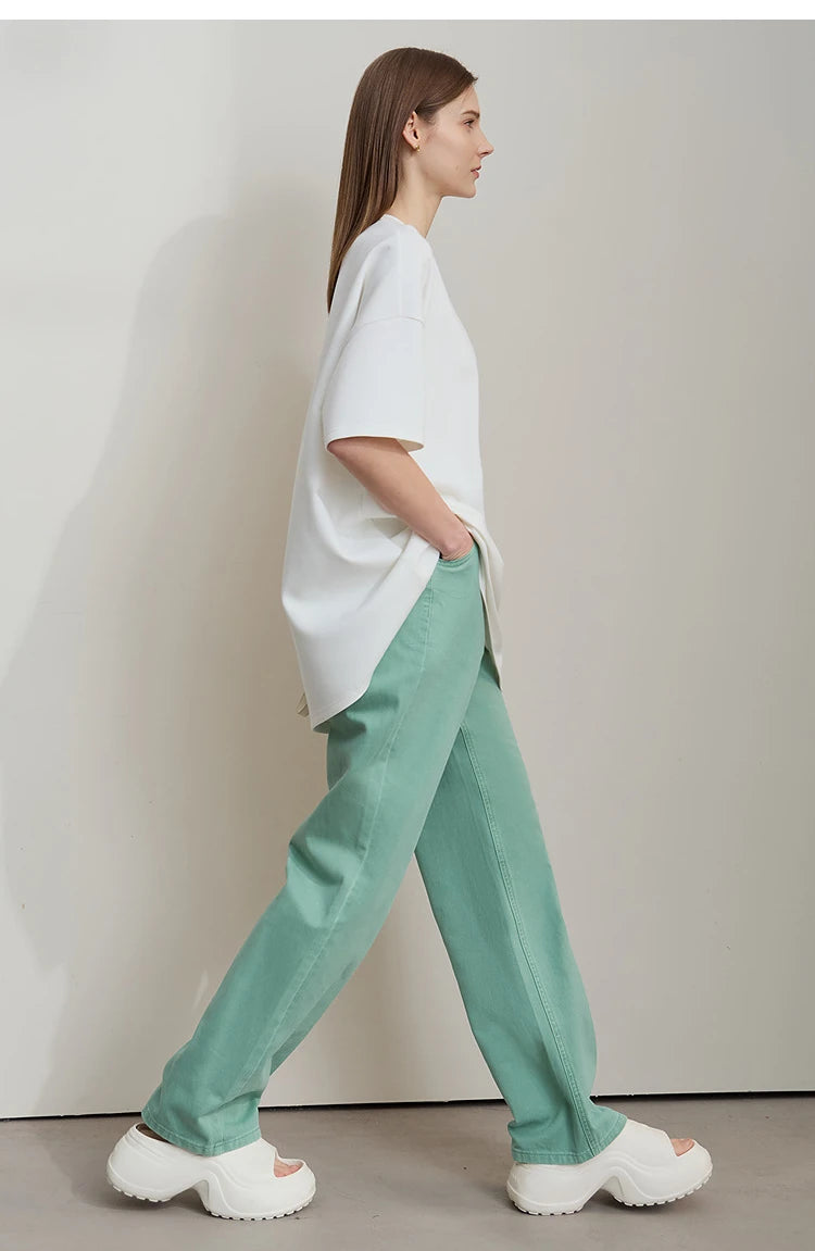 Damenjeans im minimalistischen Retro-Stil mit geradem Bein aus Baumwolle