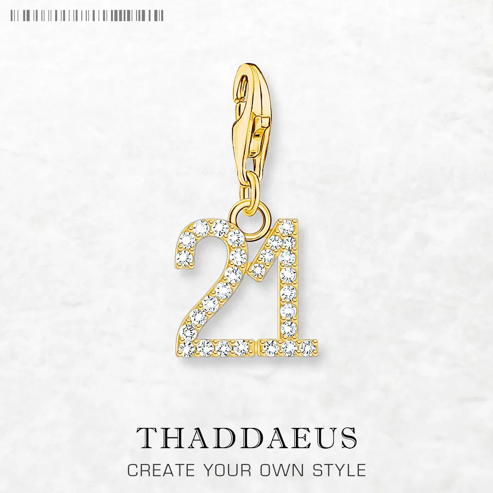 Vergoldeter baumelnder Charm mit Zirkonia-Zahl 21, goldfarben