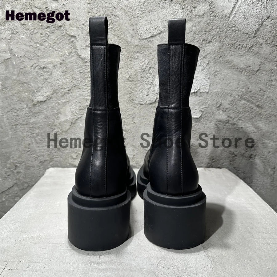 Schwarze Chelsea-Boots mit Absatz und breiter, dicker Laufsohle