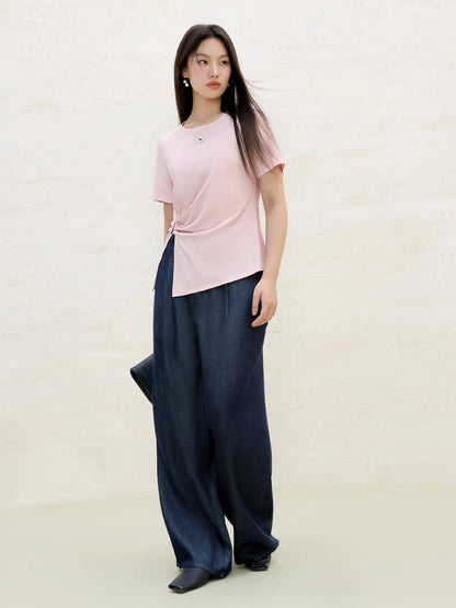Damen-Bluse in Übergröße mit doppeltem Lagenlook und Puppenkragen, Hohldesign und Stickerei – modisches Sommerhemd für den Arbeitsalltag.