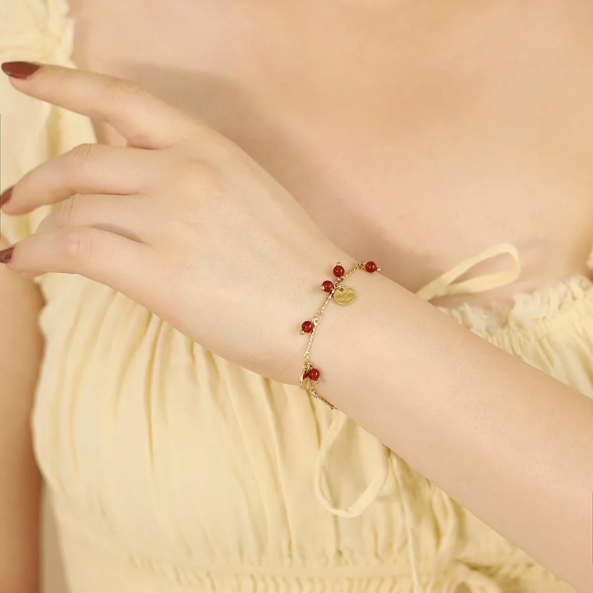 Damen-Armband mit rotem Stein aus Edelstahl