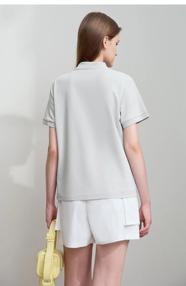 Damen T-Shirt im Minimalismus-Stil mit asymmetrischem Schnitt für den Sommer