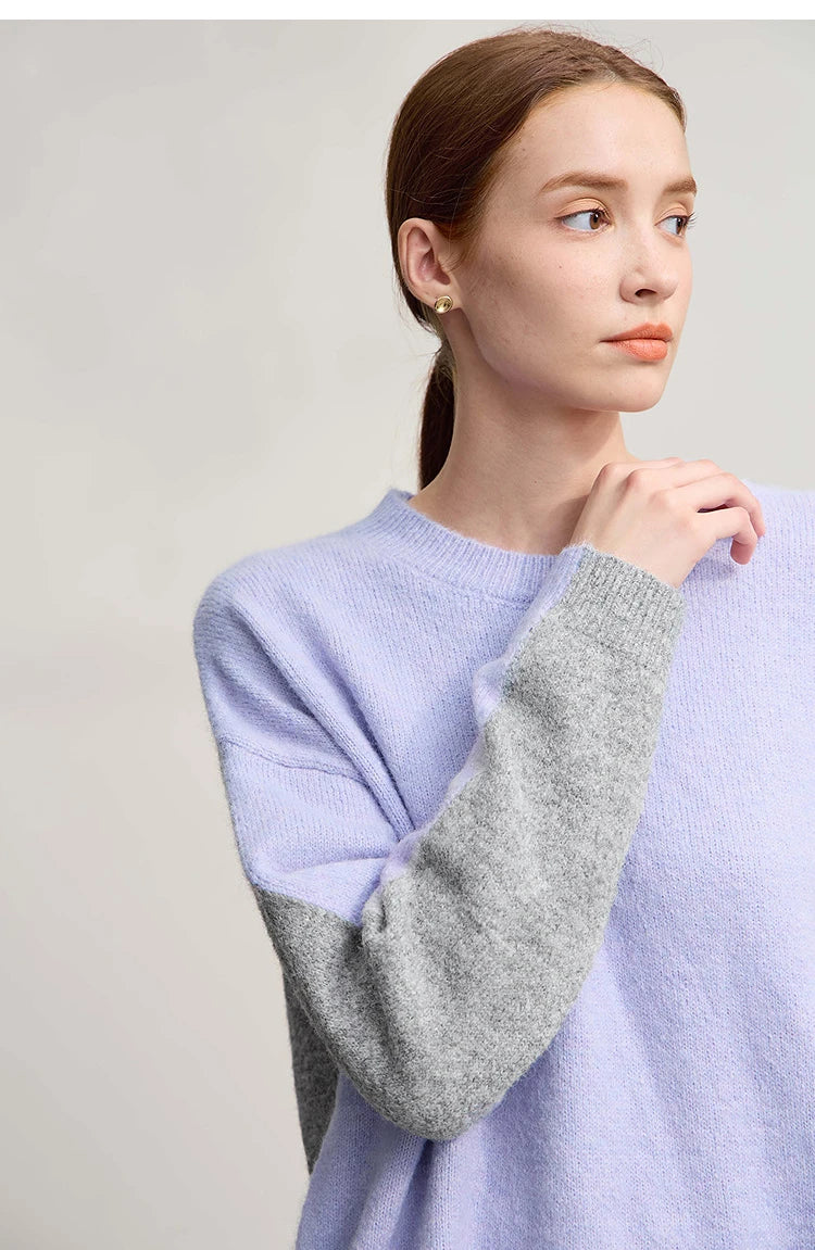 Damen-Pullover Hellblau mit grauem Bündchen-Detail am Ärmel, weicher Feinstrick, Rundhals