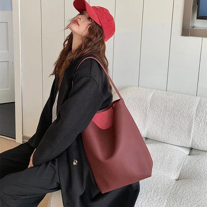 Damen Bucket-Bag Aus Vollnarbigem Leder Weinrot