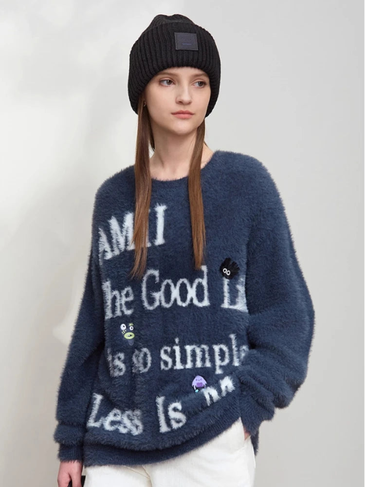 Damenpullover in Dunkelblau mit Rundhalsausschnitt und Frontdruck, flauschiges Material