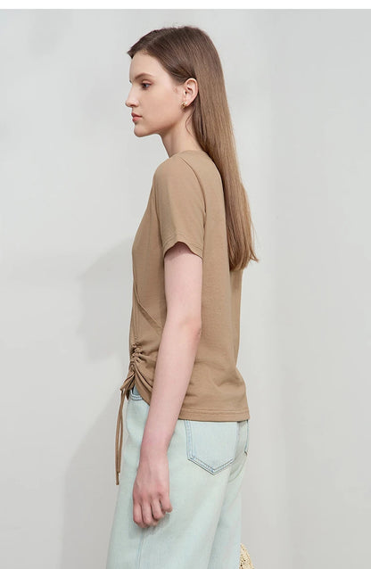 Damen T-Shirt im minimalistischem Stil mit V-Ausschnitt und Plissee-Details