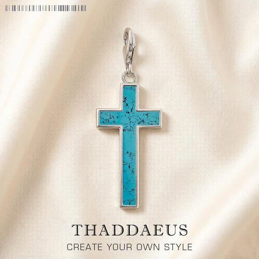 Kreuz-Charm-Anhänger aus 925er Sterlingsilber mit blauem Kreuz