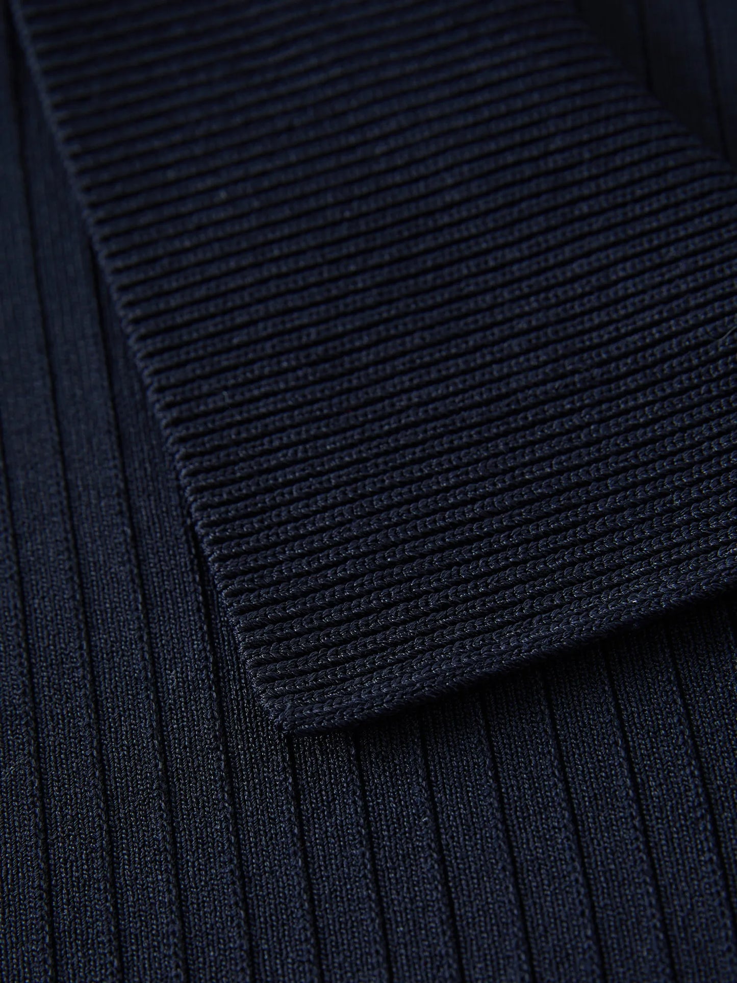 Poloshirt – Hochwertiges, elastisches Strickdesign für den Sommer