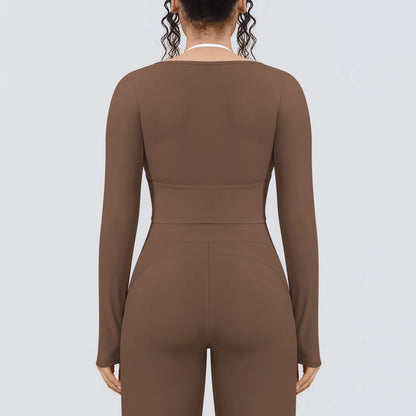 Braunes Damen-Langarmshirt, feuchtigkeitsableitend, Rückansicht, glatt und tailliert, weißer Saum