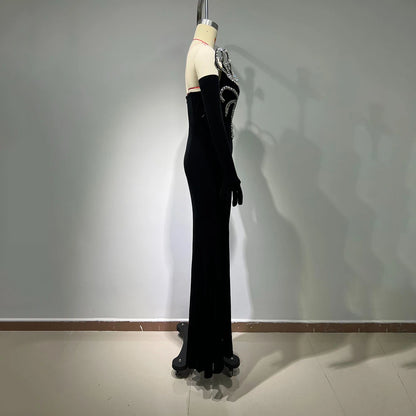 Schulterfreies ärmelloses Damenkleid mit Patchwork-Design und Falten – figurbetont und elegant