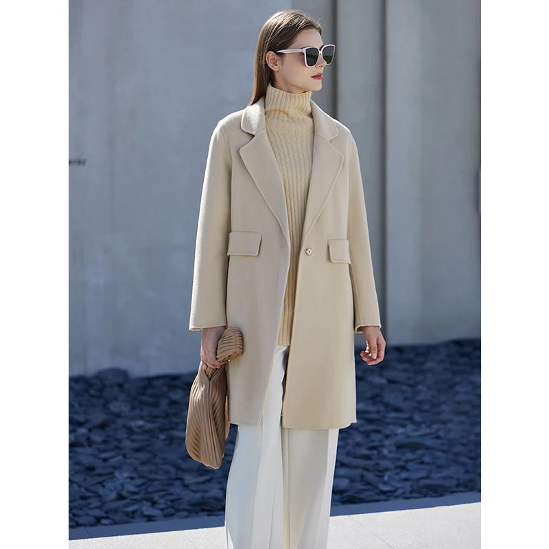 Damen Wintermantel im minimalistischen Stil mit doppelter Woll-Oberfläche
