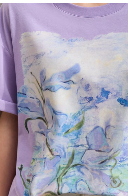 Damen T-Shirt im Minimalismus-Stil mit Kunstöl-Farbdruck für den Sommer