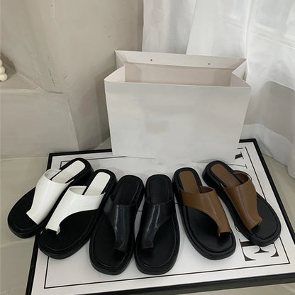 AIYUQI 2025, neue Damen-Hausschuhe, Slip-on-Strandschuhe mit flachen Sohlen, große Damensandalen mit dicken Sohlen
