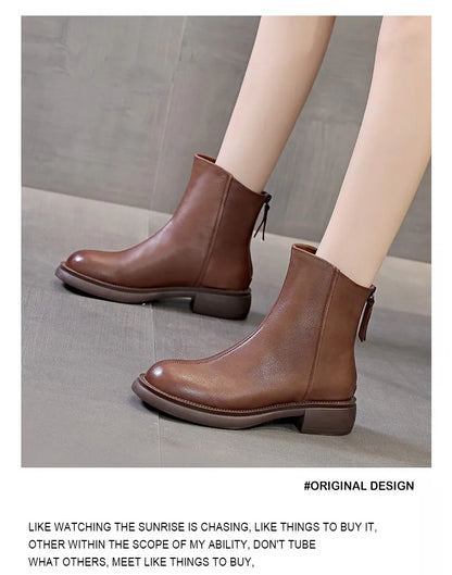 Knöchelstiefel aus Leder in Braun mit Quasten, robustem Blockabsatz und Schnürdetail