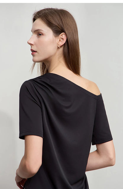 Damen T-Shirt im minimalistischen Stil mit klassischer Slim Fit Passform