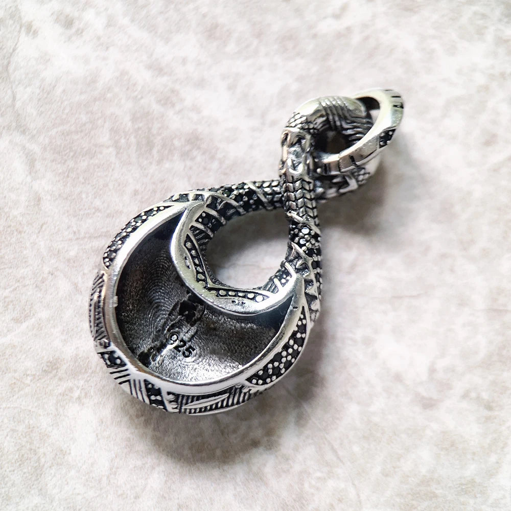 Anhänger aus 925er Sterlingsilber, Rückseite mit Maori-Ornamenten und Öse