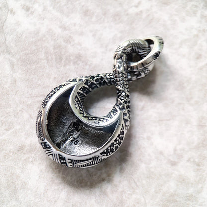 Anhänger aus 925er Sterlingsilber, Rückseite mit Maori-Ornamenten und Öse