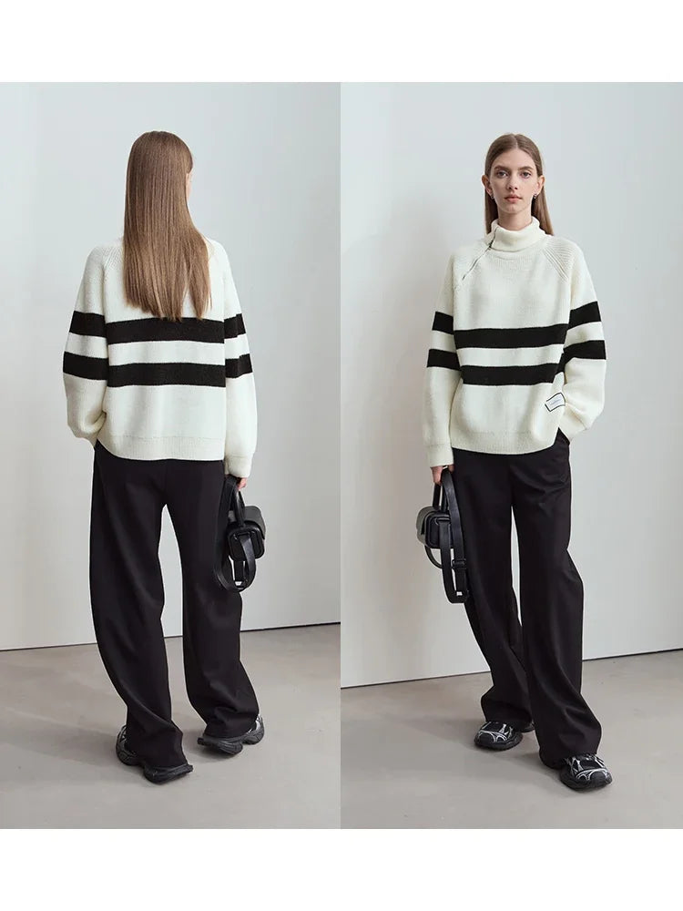 Damen-Rollkragenpullover: Rück- und Vorderansicht, Creme mit schwarz-weißen Streifen
