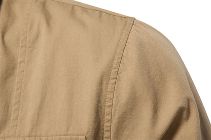 Herren Hemd im einfarbigen Militärstil mit Taschen für den Herbst