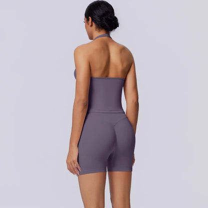 3-teiliges Yoga-Set in dunklem Violett: Rückansicht mit eng anliegendem Tank-BH