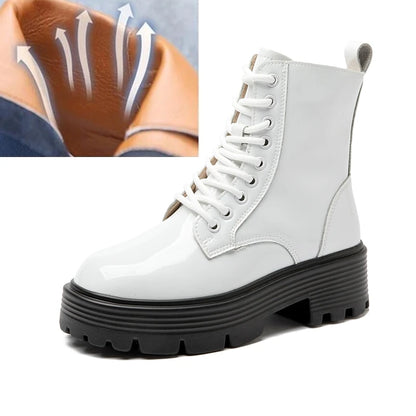 Knöchelhohe Schnürstiefel aus Leder, weiß lackiert, mit dicker Profilsohle