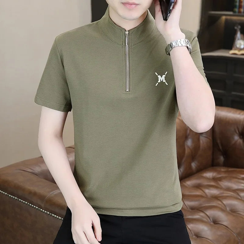 Herren T-Shirt mit kurzem Arm und Stehkragen im lässigen Stil