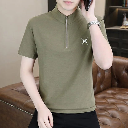 Herren T-Shirt mit kurzem Arm und Stehkragen im lässigen Stil