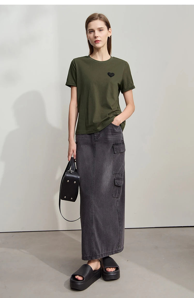 Damen T-Shirt im minimalistischen Stil mit bestickten Liebesperlen für den Sommer